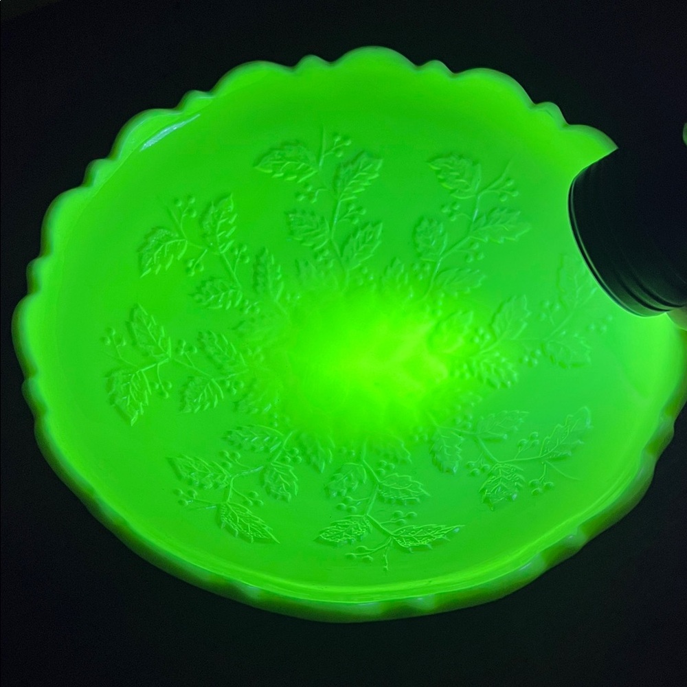 Northwood Signed Uranium Custard Glass Holly Berry Vintage Christmas Footed Bowl